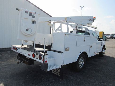 Used 2017 Ford F350 XL w/ Power Equipment Group RWD image 3