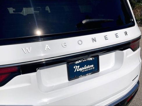 Used 2024 Jeep Wagoneer Series II w/ Flexible Seating Group AWD/4WD image 31