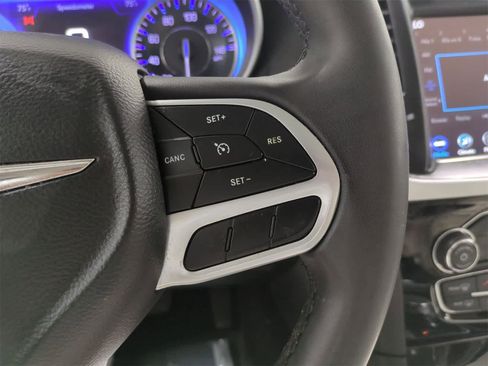 Certified 2023 Chrysler 300 Touring image 25