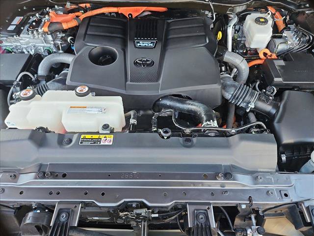Used 2024 Toyota Tundra Platinum AWD/4WD image 29