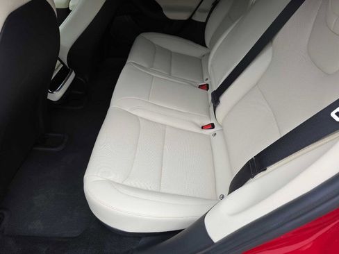 Used 2022 Tesla Model S image 16