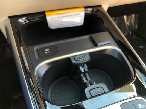 New 2026 Mercedes-Benz GLB 250 4MATIC image 27