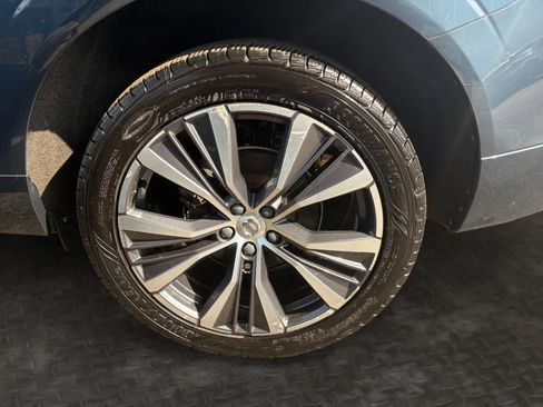 Used 2022 Volvo XC60 B5 Momentum w/ Climate Package AWD/4WD image 42