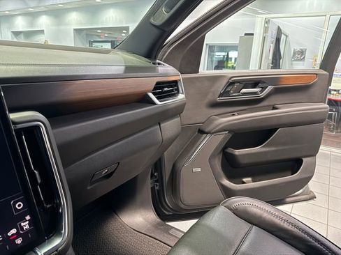 Certified 2025 GMC Yukon Denali image 25