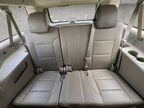 Used 2015 Chevrolet Suburban LTZ image 22