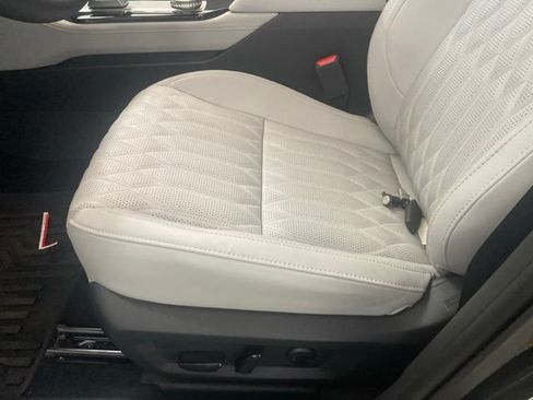 Used 2025 Mitsubishi Outlander AWD image 8