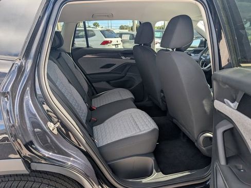 Certified 2025 Volkswagen Tiguan S w/ 18" Wheel Package image 16