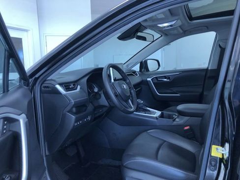 Certified 2022 Toyota RAV4 XLE Premium image 10