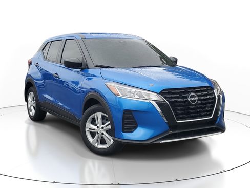 Certified 2024 Nissan Kicks S image 1