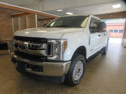Used 2019 Ford F250 XLT w/ FX4 Off-Road Package AWD/4WD image 1
