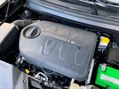 Used 2020 Jeep Cherokee Limited image 31