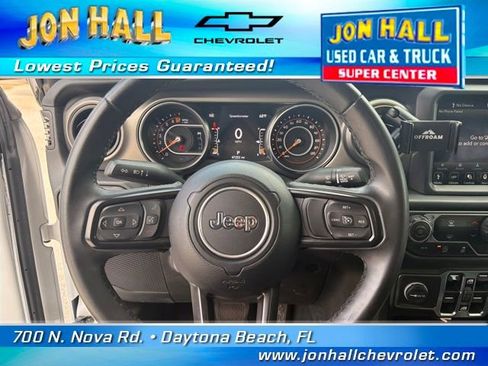 Used 2023 Jeep Gladiator Sport image 27