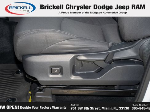 Used 2025 Toyota Tacoma SR5 AWD/4WD image 28