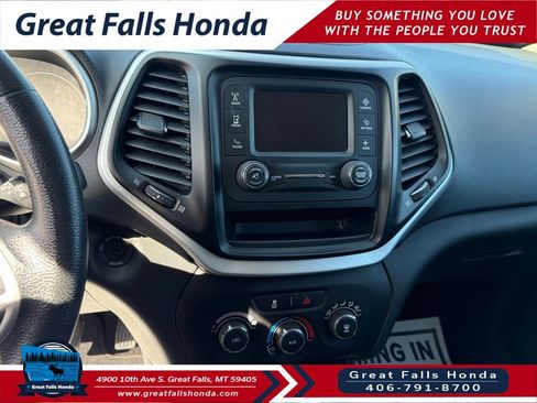 Used 2014 Jeep Cherokee Sport image 16