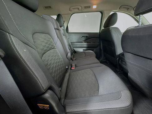 Used 2024 Nissan Pathfinder SV FWD image 34