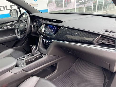 Used 2021 Cadillac XT6 Premium Luxury image 28