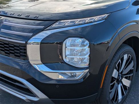 New 2025 Mitsubishi Outlander SE image 9