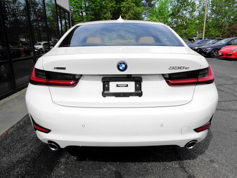 Used 2022 BMW 330e xDrive w/ Driving Assistance Package image 6