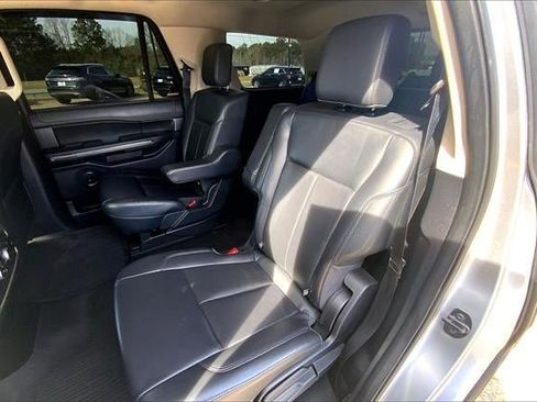 Used 2022 Ford Expedition XLT image 26