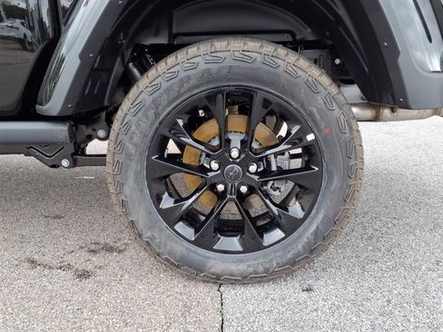 New 2025 Jeep Gladiator Sport image 13