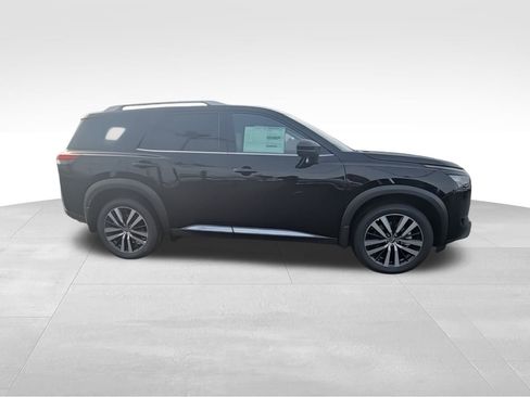 New 2025 Nissan Pathfinder Platinum image 10