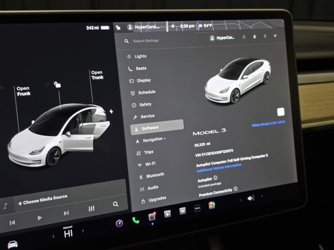 Used 2022 Tesla Model 3 image 65