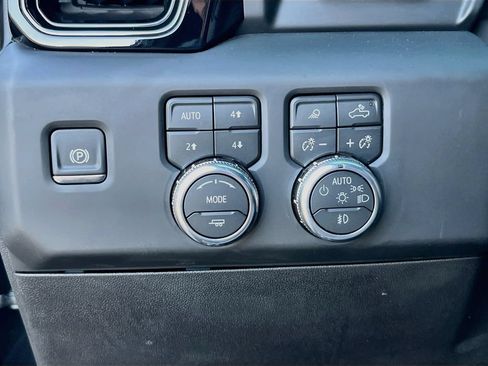 Used 2026 GMC Sierra 1500 AT4 w/ AT4 Premium Package AWD/4WD image 10