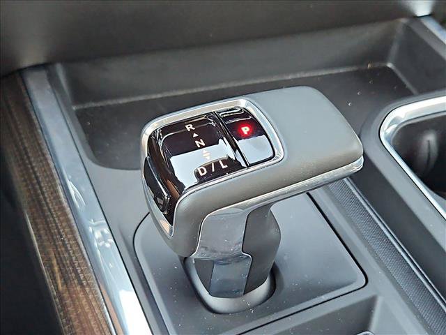 Used 2025 Chevrolet Silverado 1500 RST AWD/4WD image 12
