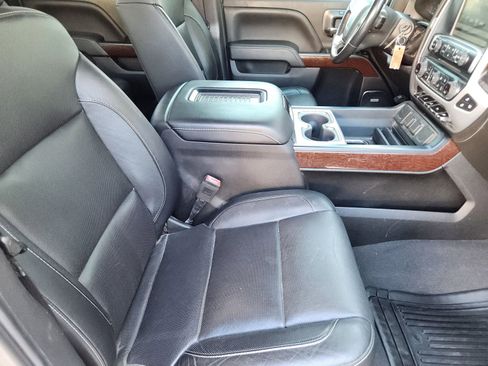 Used 2018 GMC Sierra 1500 SLT w/ Enhanced Driver Alert Package image 15