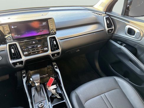 Used 2022 Kia Sorento SX image 12