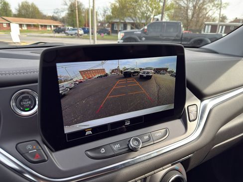 Used 2025 Chevrolet Blazer LT AWD/4WD image 21