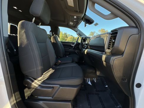 Used 2025 Chevrolet Silverado 1500 LT image 26