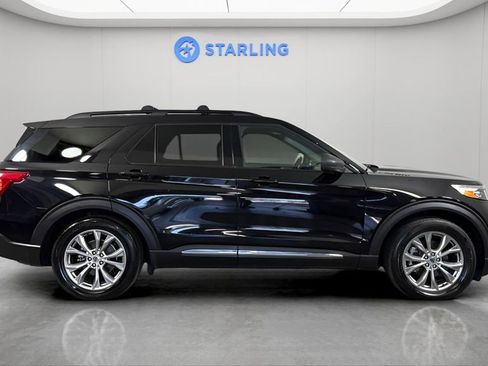 Used 2020 Ford Explorer XLT w/ Equipment Group 202A image 11