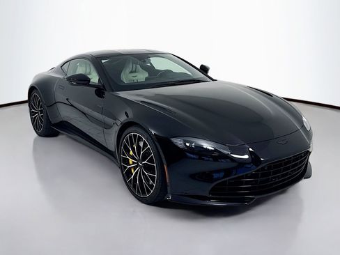Used 2023 Aston Martin V8 Vantage Coupe image 1
