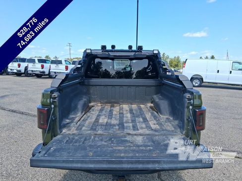 Used 2023 Jeep Gladiator Sport AWD/4WD image 18