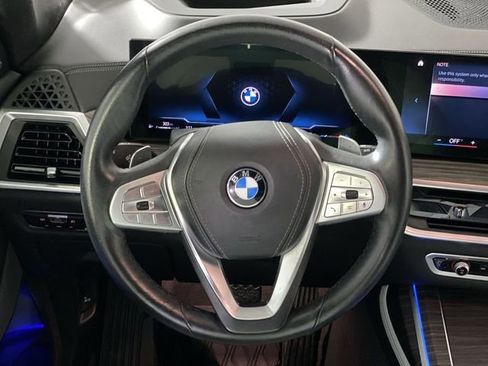Used 2023 BMW X7 xDrive40i w/ Premium Package image 16