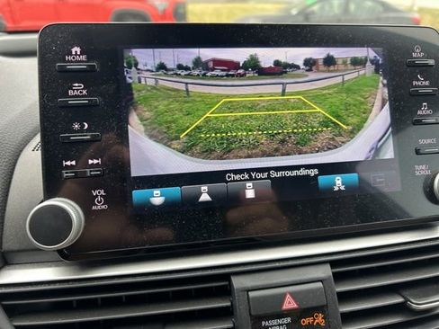 Used 2022 Honda Accord Touring image 21