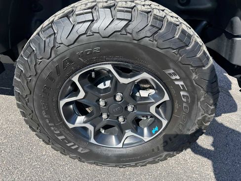 Used 2023 Jeep Wrangler Unlimited Rubicon 4xe w/ Cold Weather Group AWD/4WD image 33