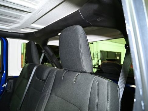 Used 2018 Jeep Wrangler Unlimited Sport S image 45