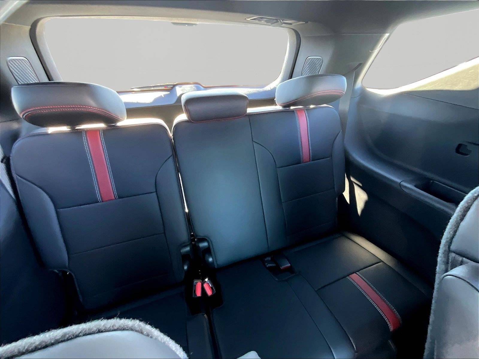 New 2027 Chevrolet Traverse RS w/ LPO, Floor Liner Package FWD image 21