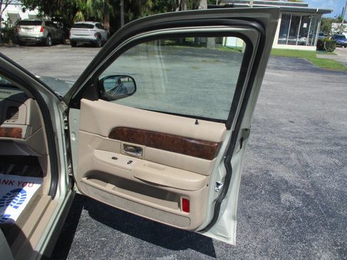 Used 2005 Mercury Grand Marquis GS image 20