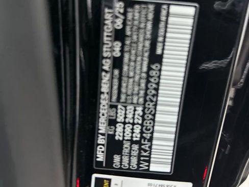 Used 2025 Mercedes-Benz C 300 Sedan image 31