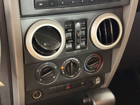 Used 2008 Jeep Wrangler Unlimited Sahara AWD/4WD image 23