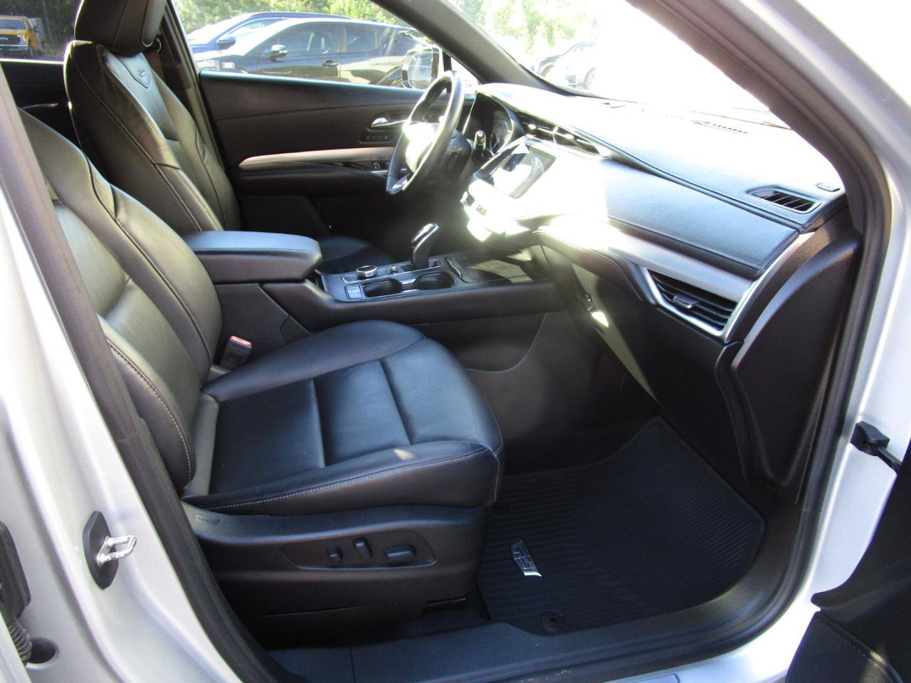Used 2021 Cadillac XT4 Premium Luxury w/ Driver Awareness Package FWD image 26