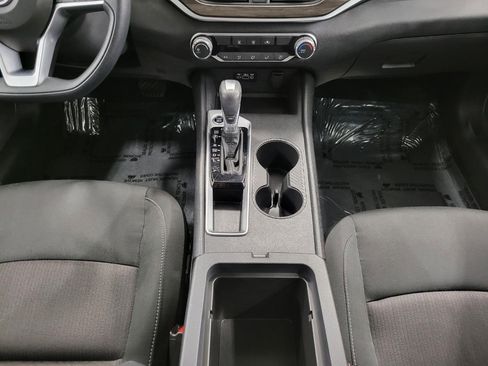 Used 2025 Nissan Altima 2.5 SV FWD image 17