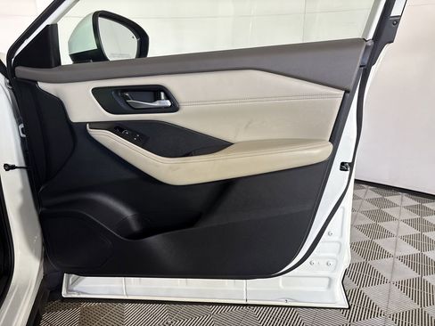 Used 2023 Nissan Rogue SL w/ SL Premium Package image 27