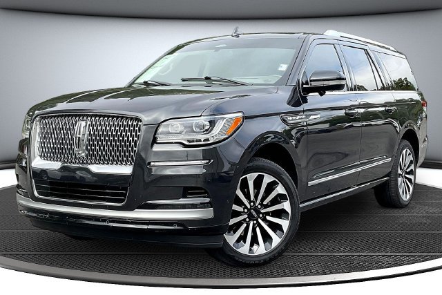 Used 2023 Lincoln Navigator L Reserve AWD/4WD image 1