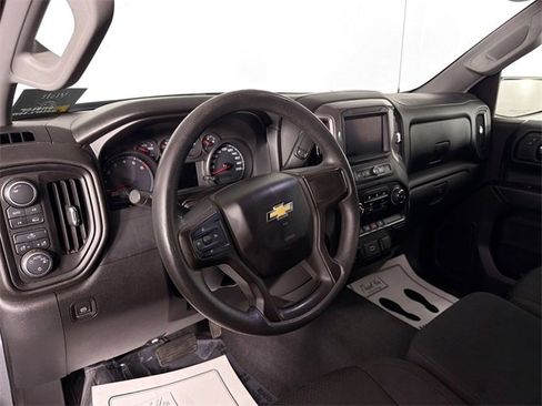 Used 2020 Chevrolet Silverado 1500 Custom w/ Custom Convenience Package image 9