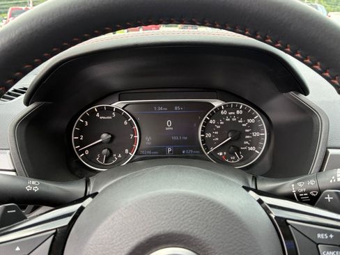 Used 2024 Nissan Altima 2.5 SR FWD image 14