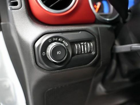 Used 2018 Jeep Wrangler Unlimited Rubicon w/ Cold Weather Group image 12